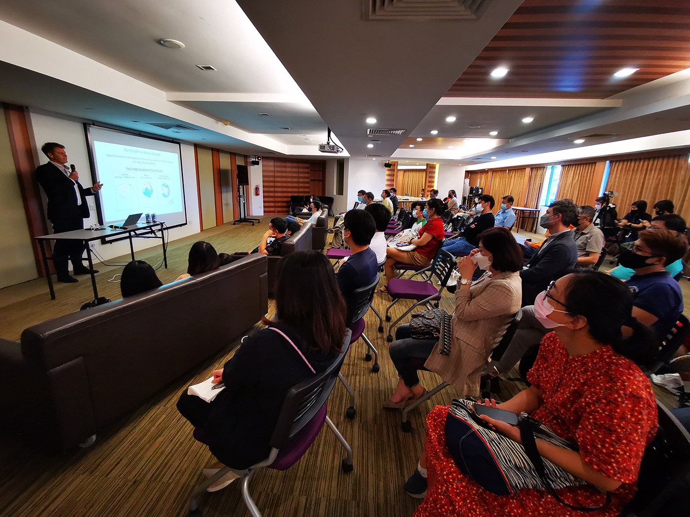 Prof Horton explaining the science behind climate change to the audience (Source: Victoria Khoo/Earth Observatory of Singapore)