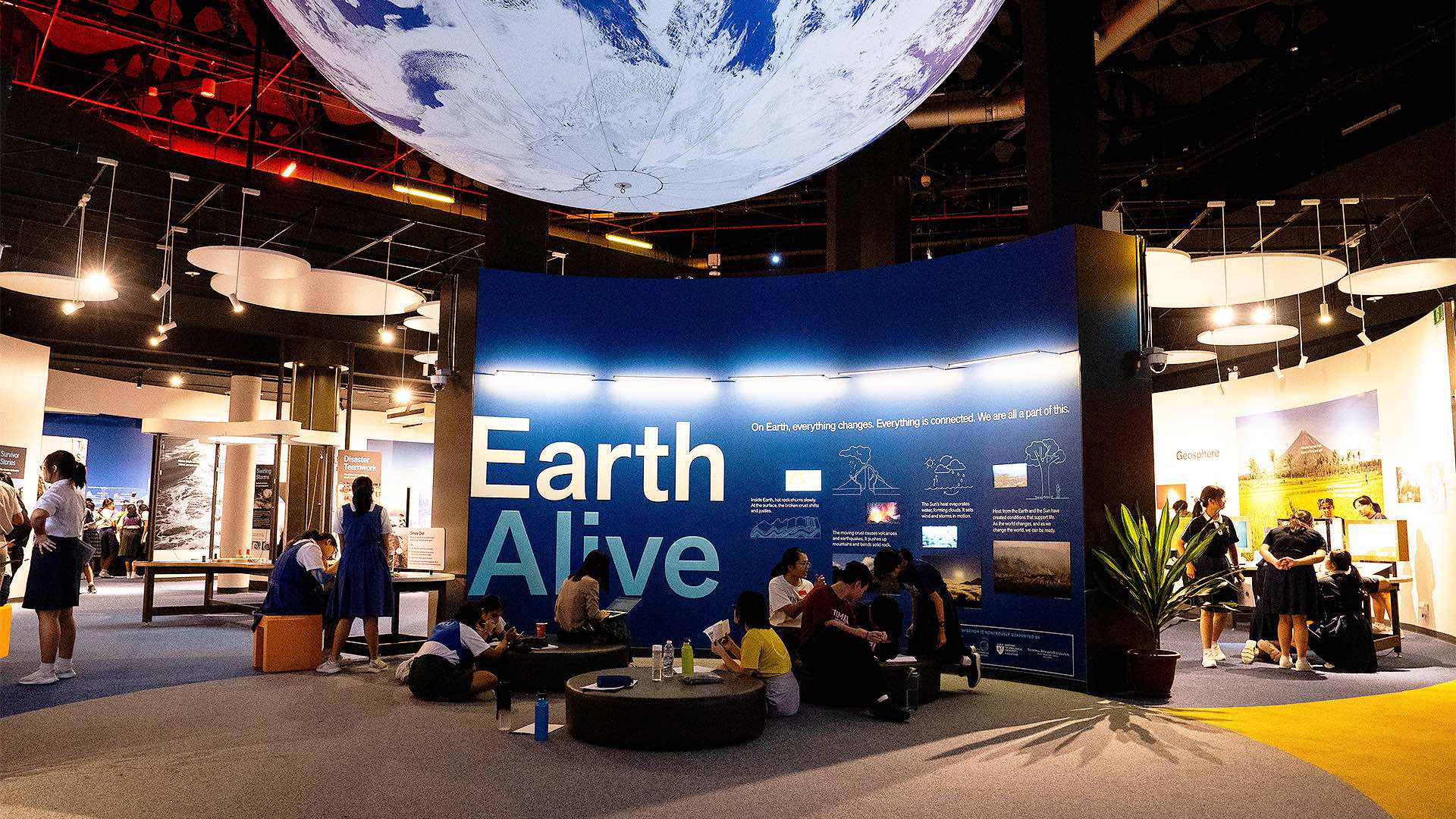 Tour of Earth Alive Tour of Earth Alive