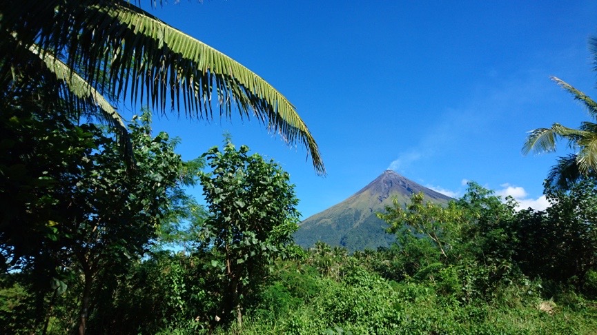 Mount Mayon with a visible gas plume (Source: Charlotte Barrington) 