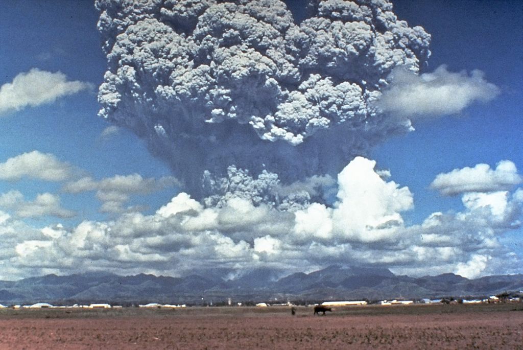 Eruption from Mount Pinatubo in 1991 (Source: United States Geological Survey) 