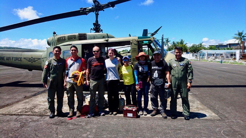 The field team: Pilot (Philippine Airforce); Ryan Rebadulla (PHIVOLCS); Dr Patrick Allard; Charlotte Barrington; Maria Barairo (PHIVOLCS); Deborah Fernandez (PHIVOLCS); Eric Arconado (PHIVOLCS); Pilot (Philippine Airforce) (Source: Charlotte Barrington)