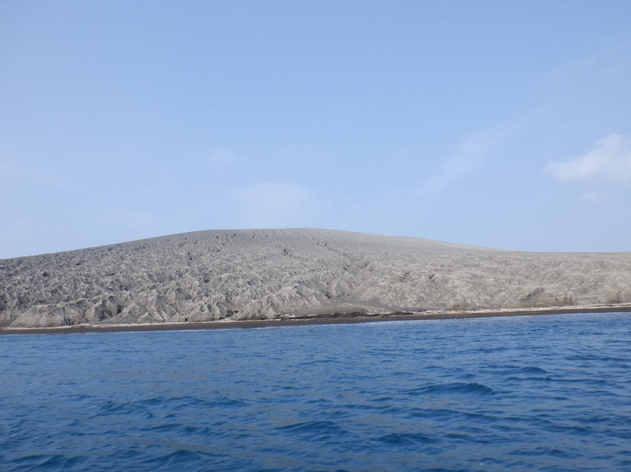 A photo taken on 13 November 2019 showing a relatively flat topography on Anak Krakatau after the 2018 eruption (Source: Anna Perttu/Earth Observatory of Singapore) A photo taken on 13 November 2019 showing a relatively flat topography on Anak Krakatau after the 2018 eruption (Source: Anna Perttu/Earth Observatory of Singapore)