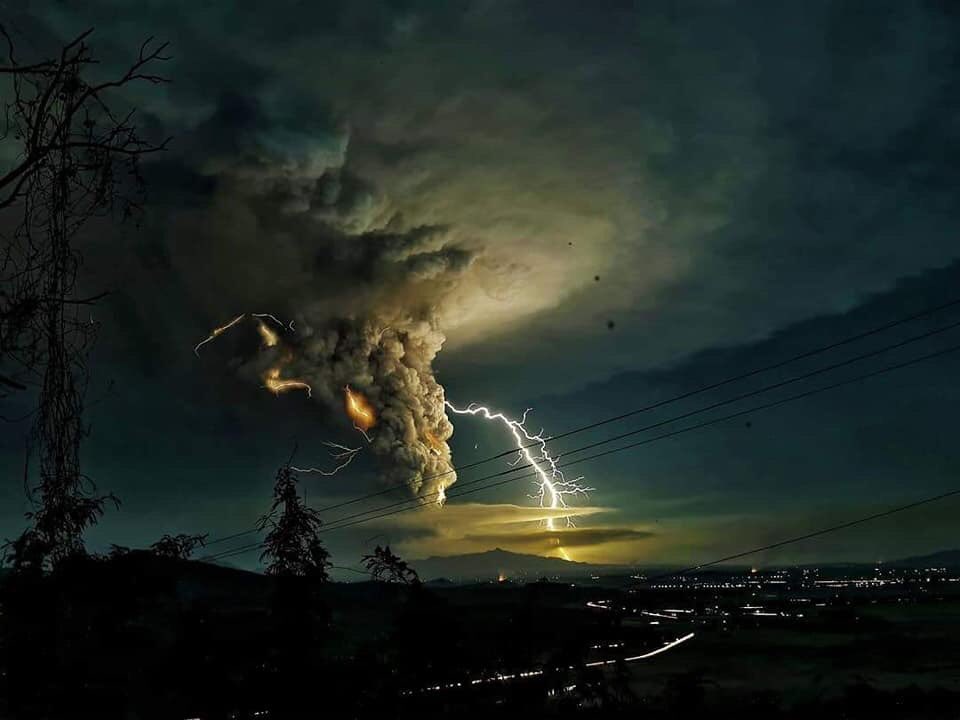 Taal volcano erupts (Source: Domcar C. Lagto) Taal volcano erupts (Source: Domcar C. Lagt0)