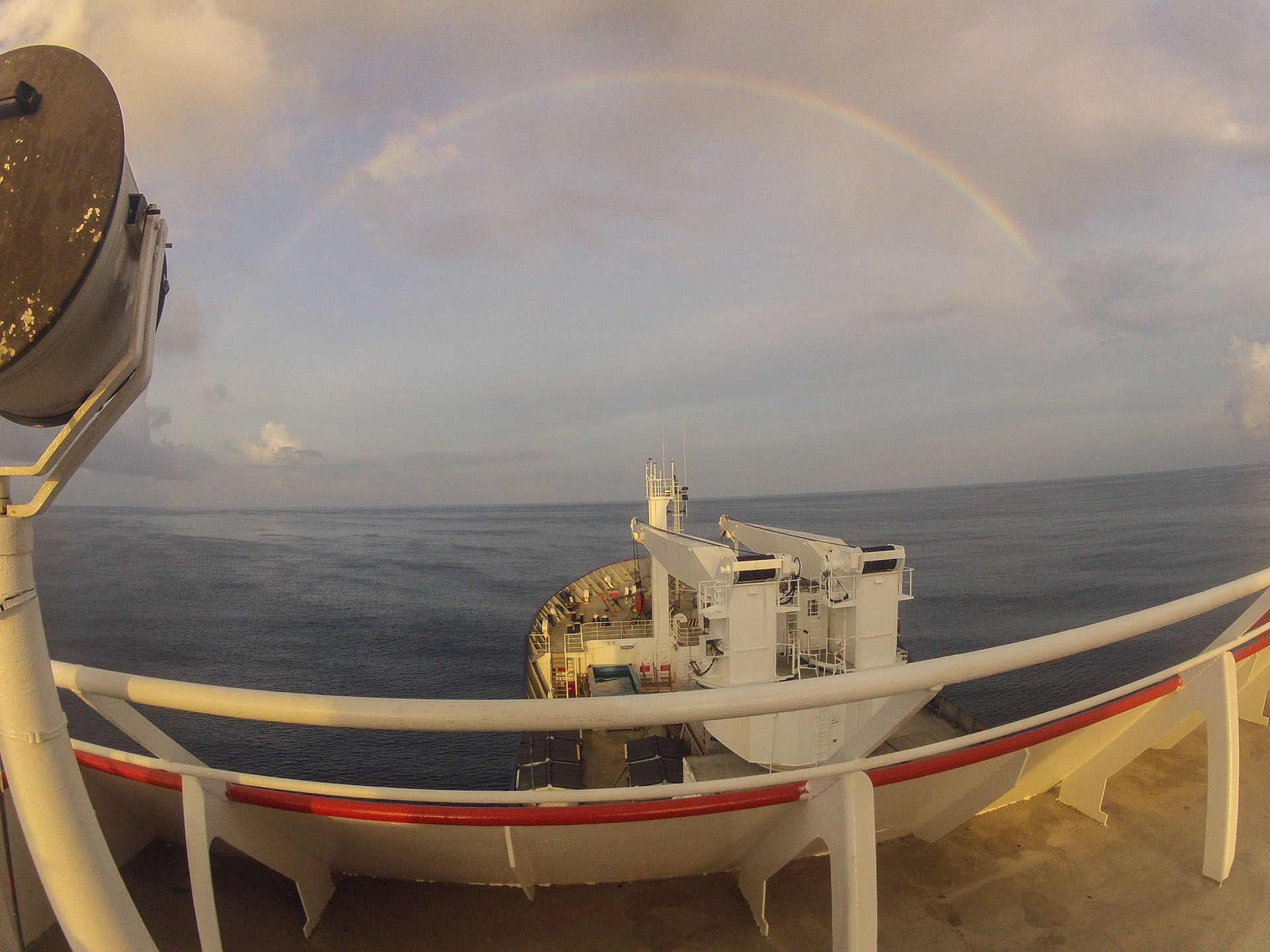 The Mirage II expedition takes place in deep sea, sometimes over flat stretches of seafloor, which are not the best of scenarios to spot marine life. The ocean has, however, offered some other beautiful spectacles for the observers (Source: Jeremie Habasque)