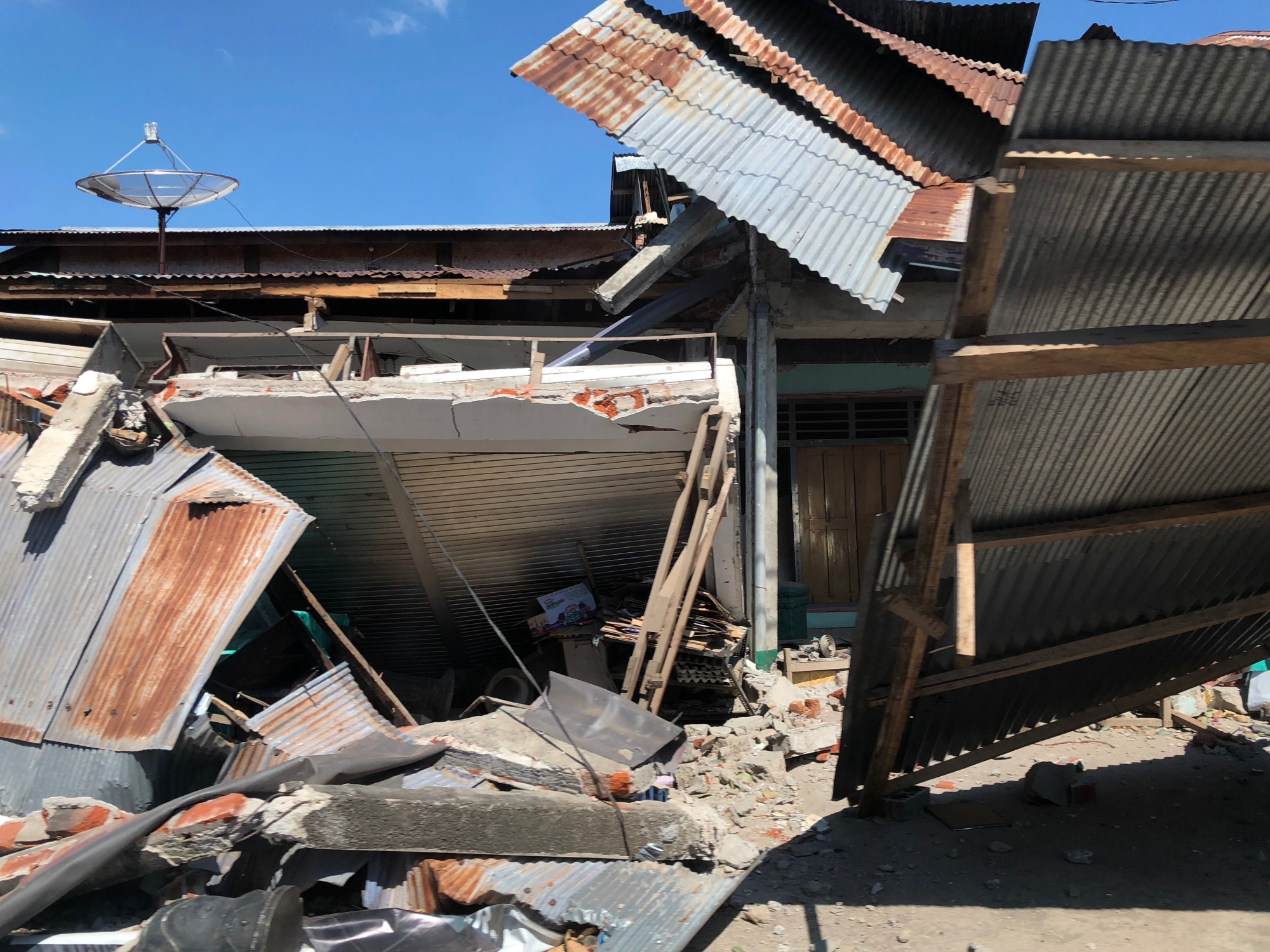 Severely damaged buildings (Source: Lim Puay Yin/Academy of Singapore Teachers)