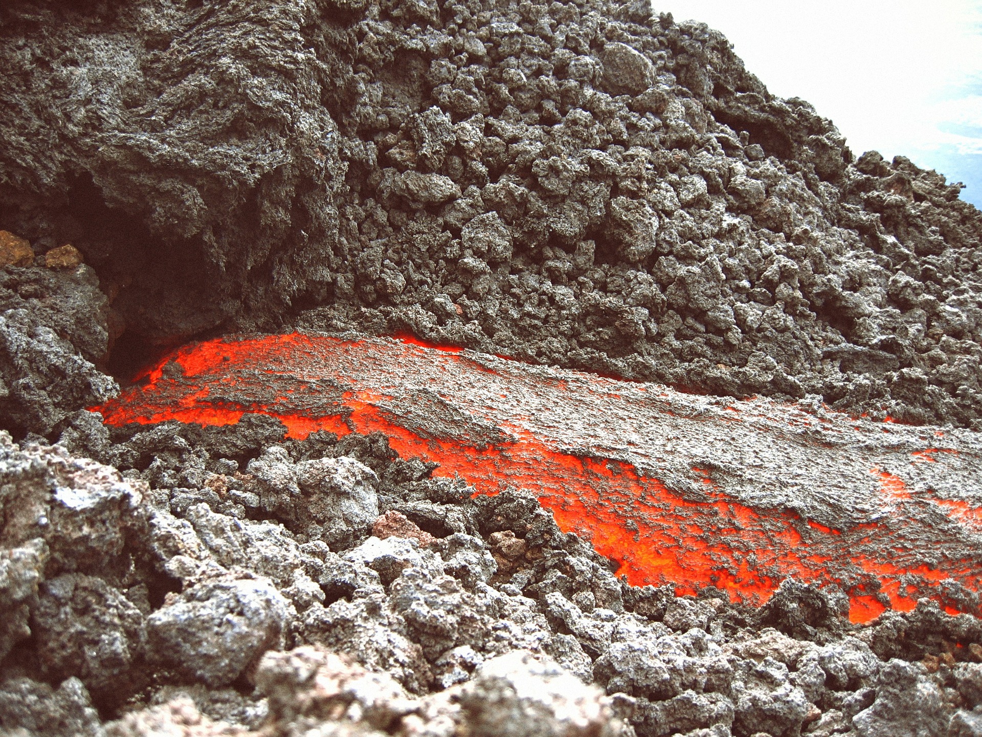Molten magma from a volcano (Source: Life of Pix/Pixabay)