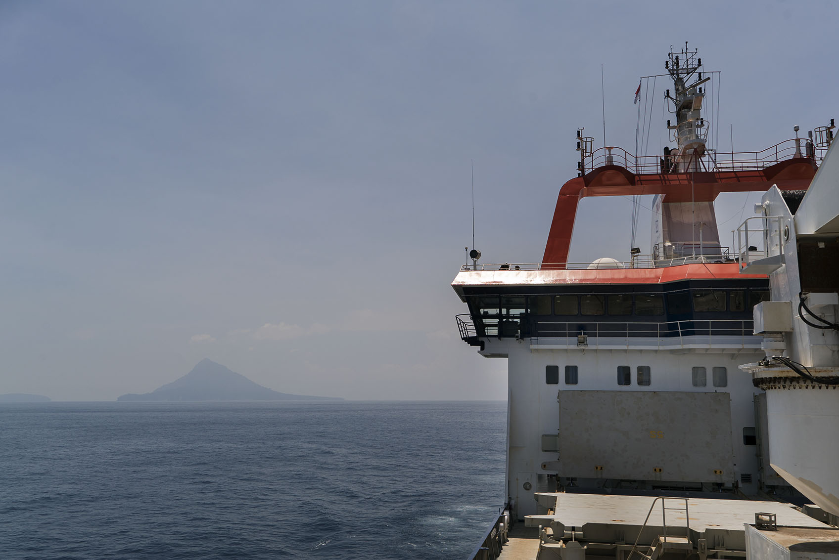 R/V Marion Dufresne sails in Indonesian waters at a steady 15-knot transit towards the Wharton Basin (Source: EOS/Monika Naranjo Gonzales) 