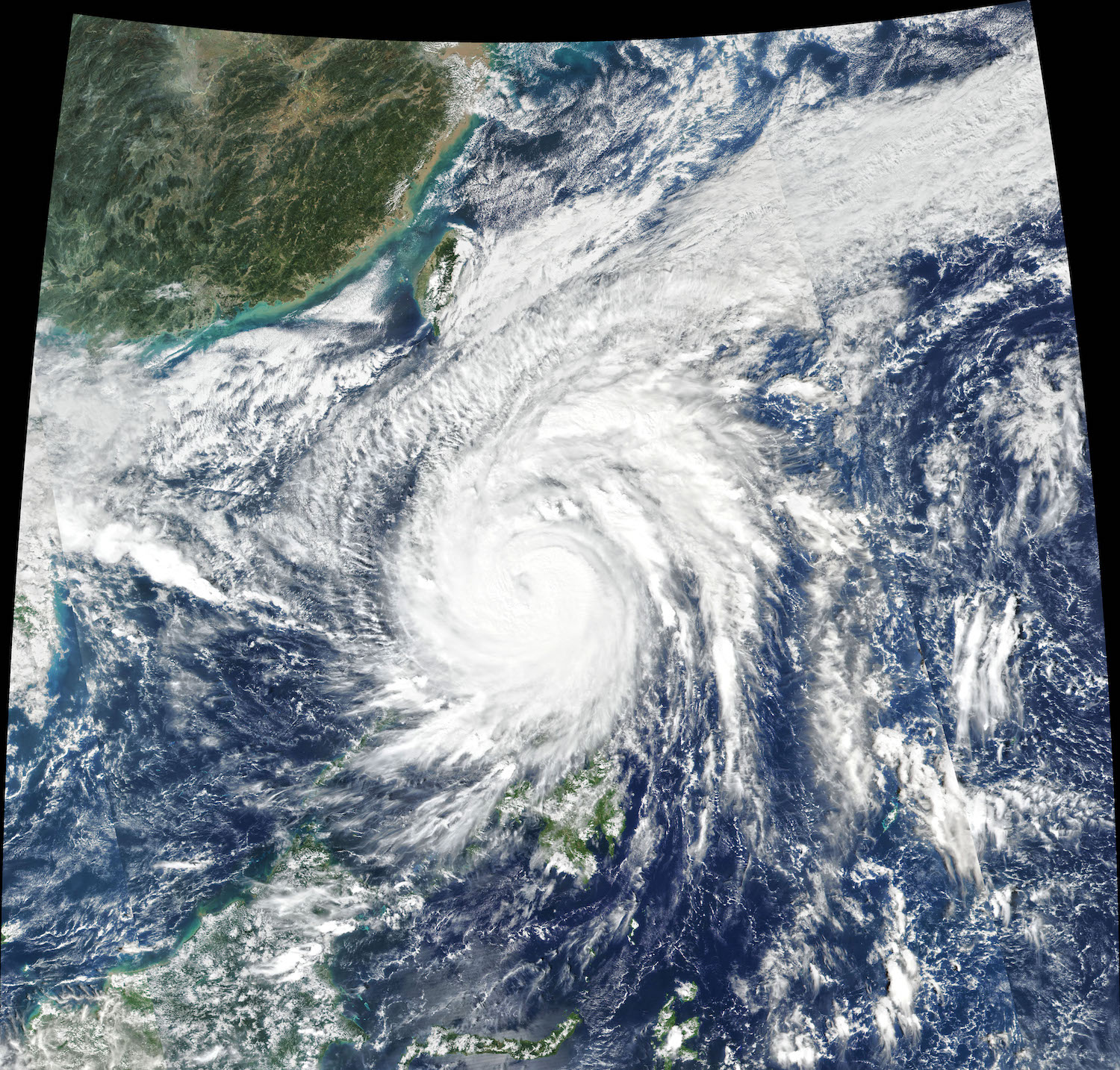 Satellite image of Typhoon Vamco on 11 November 2020, a few hours before it hit the Philippines (Source: NASA)