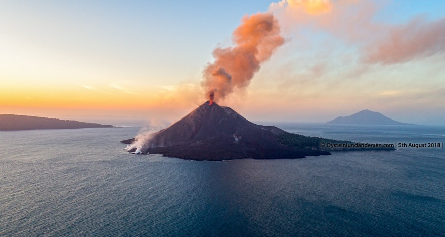 Anak Krakatau erupting on 5 August 2018 as witnessed by Øystein Lund Andersen , one of the co-authors of this study (Source: Øystein Lund Andersen/Øystein Lund Andersen Photography) 