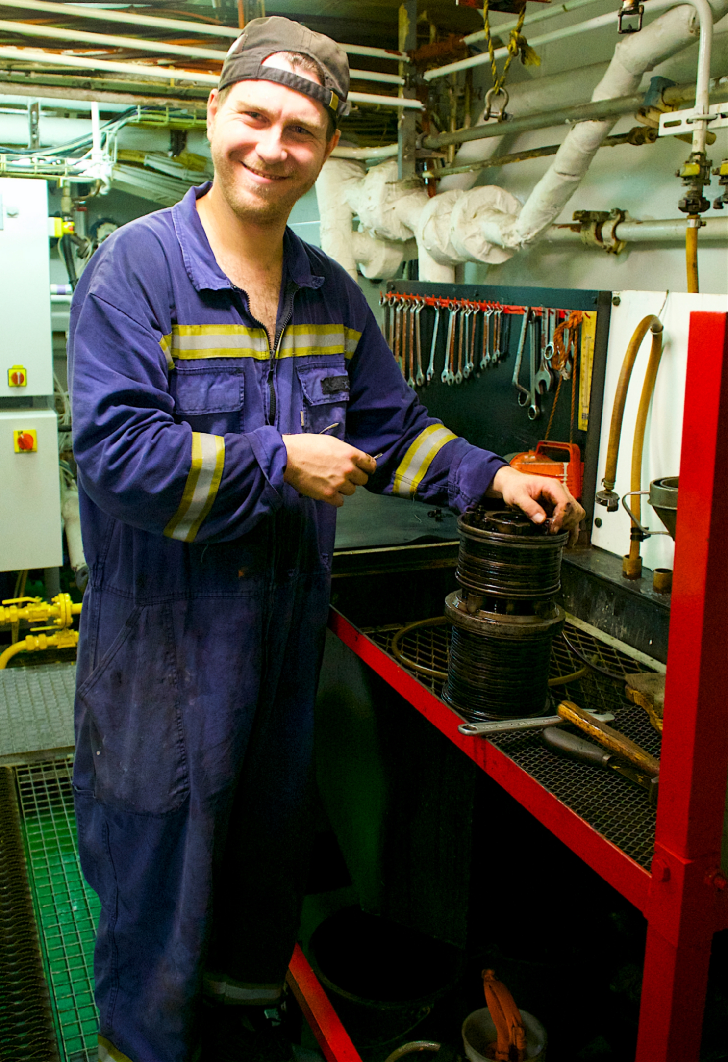 While Engine Supervisor Mr Franck Lagarde cleans and repairs a fuel filter, a second filter designed for just this eventuality is used. It is one of countless redundancies built into the Marion Dufresne’s engines and operating systems. While Engine Supervisor Mr Franck Lagarde cleans and repairs a fuel filter, a second filter designed for just this eventuality is used. It is one of countless redundancies built into the Marion Dufresne’s engines and operating systems.