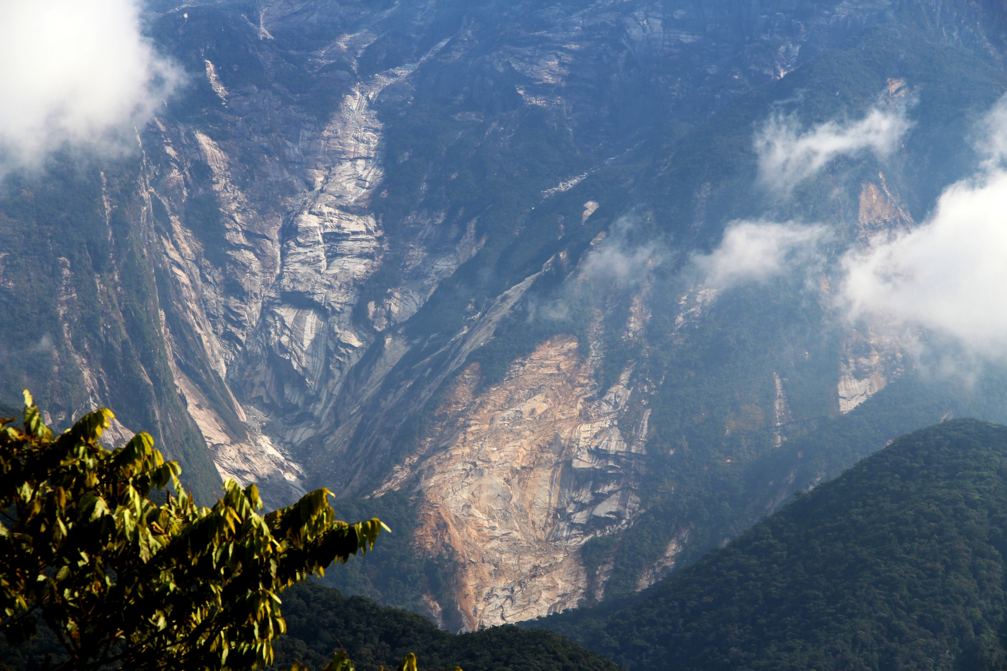 A closer look at a landslide on Mount Kinabalu in Sabah, Malaysia (Source: Yvonne Soon)