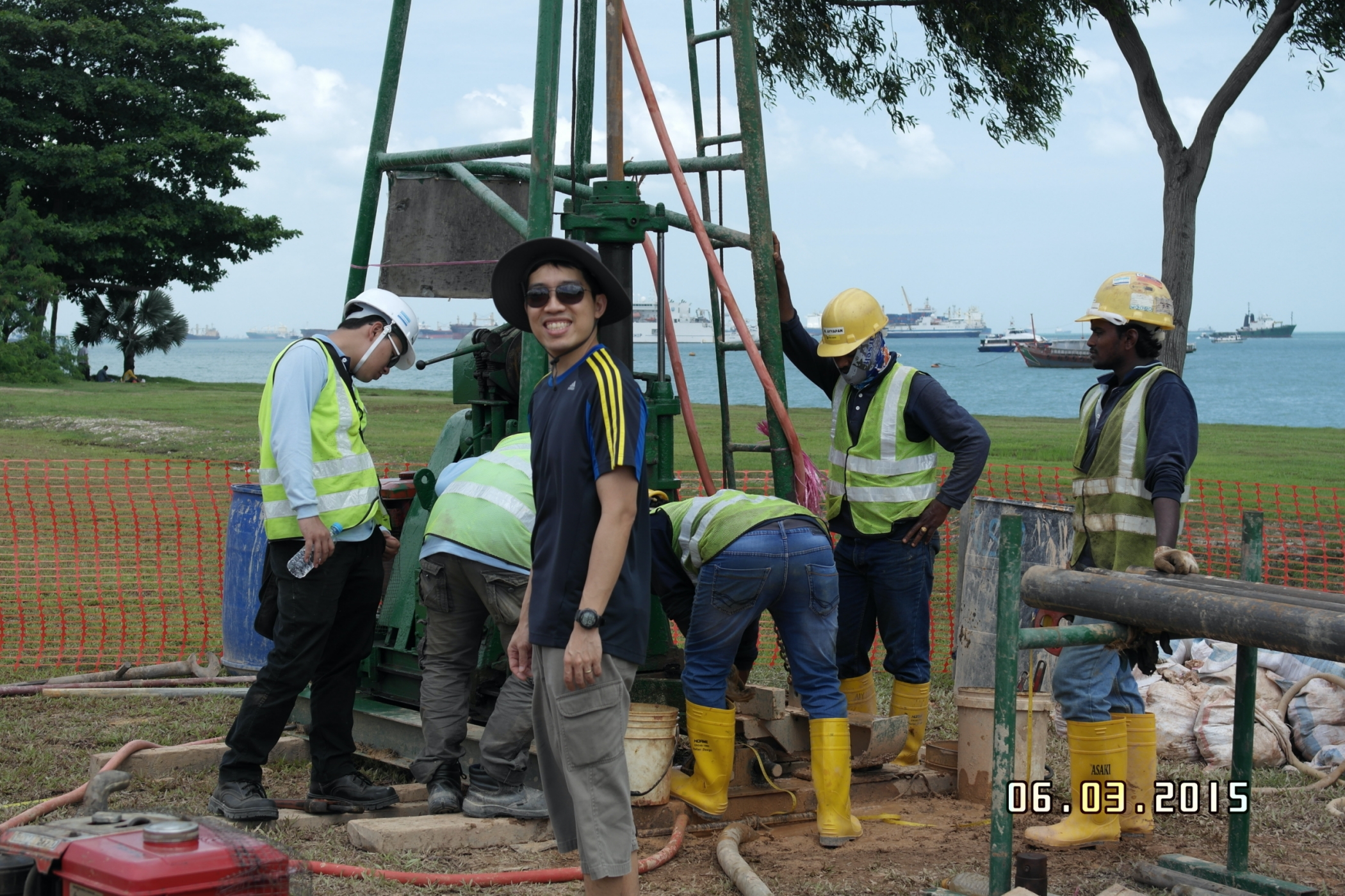EOS Research Fellow Dr Stephen Chua, who is lead author of the paper, at the coring site in Marina South (Source: Stephen Chua/Earth Observatory of Singapore) 