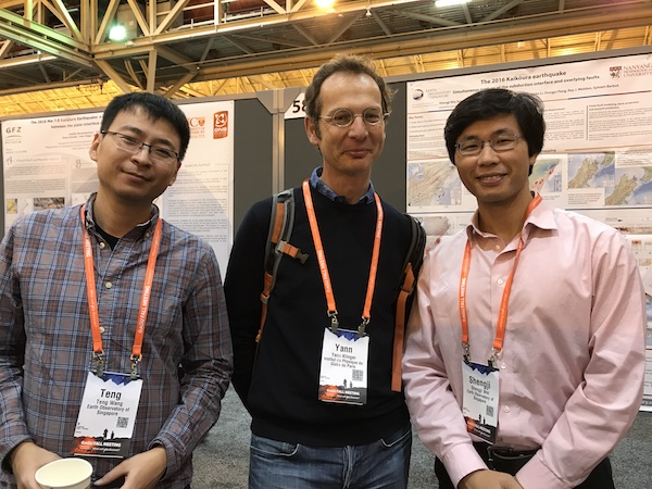 Each year, AGU provides an opportunity for EOS researchers to meet and mingle with colleagues, collaborators, and friends (Source: Rachel Siao)